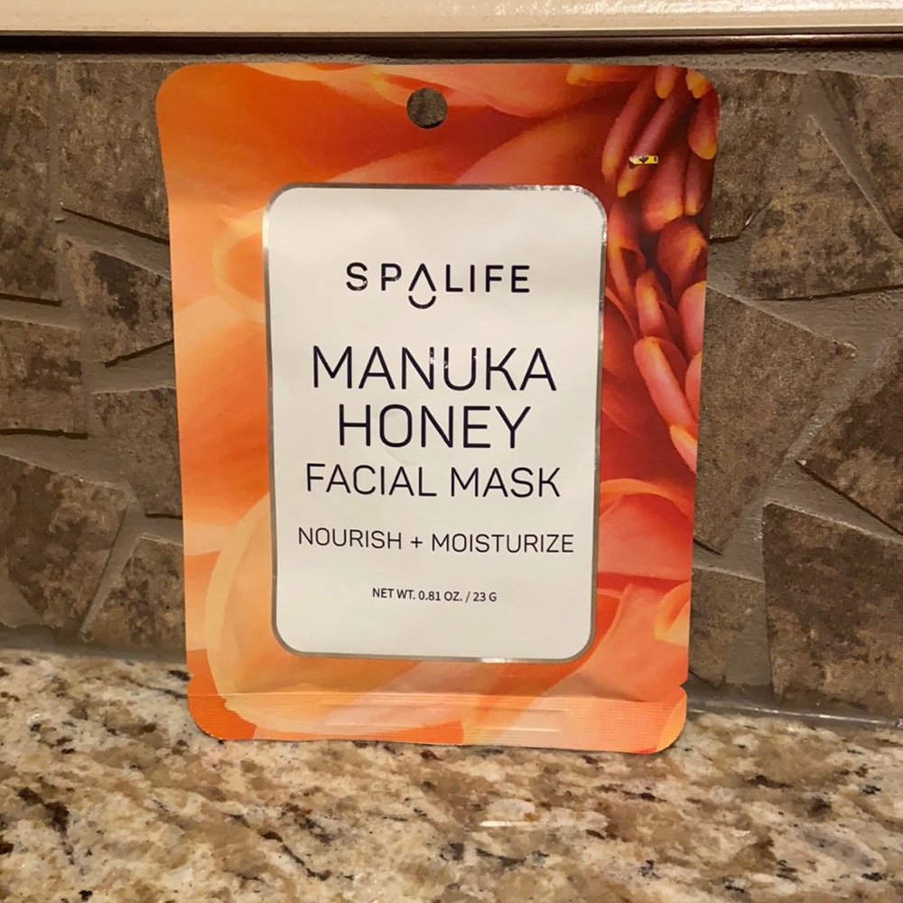NWT Honey 🍯 Face Mask